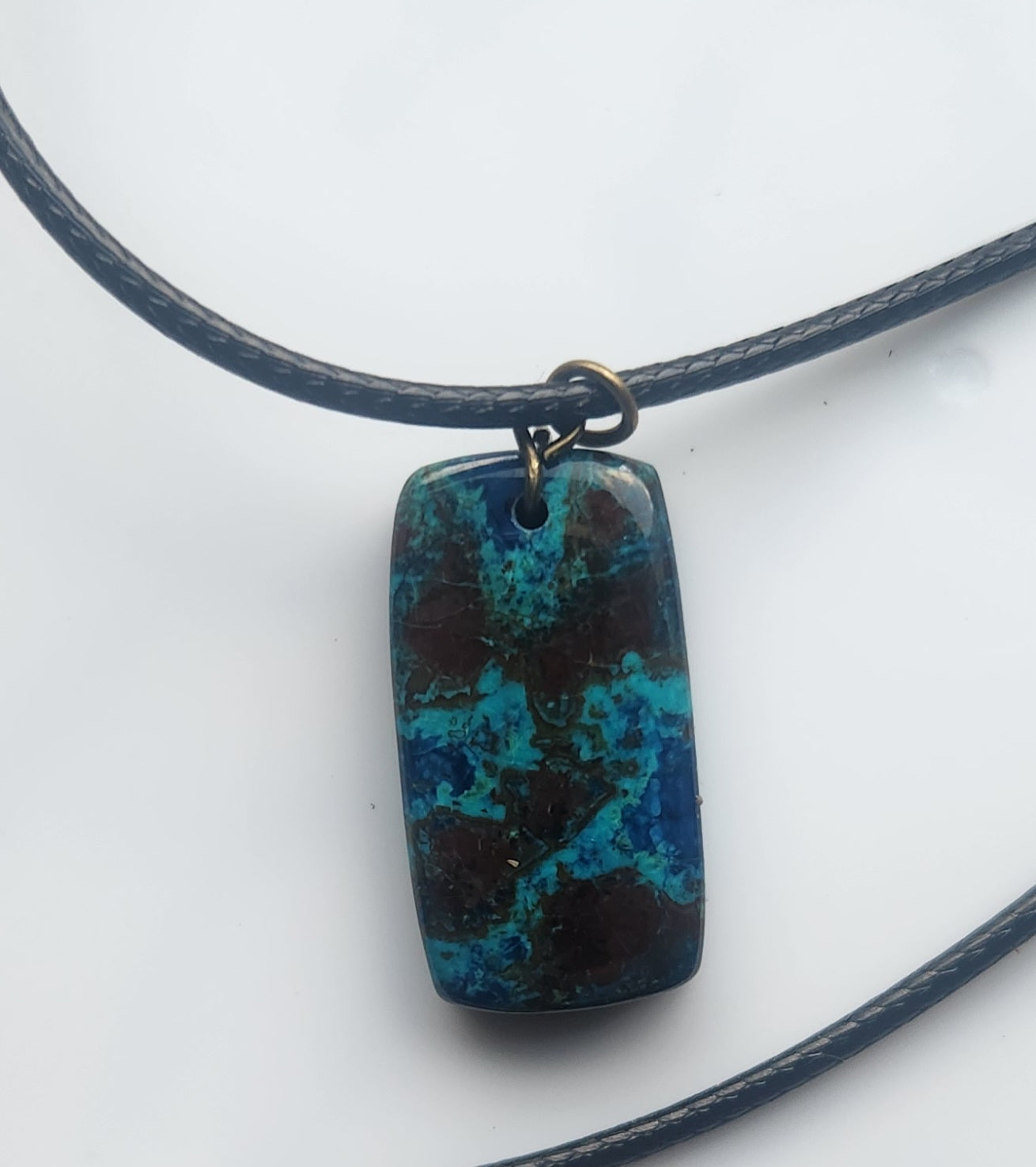 ✨️Pretty hand drilled and carved azurite necklace✨️