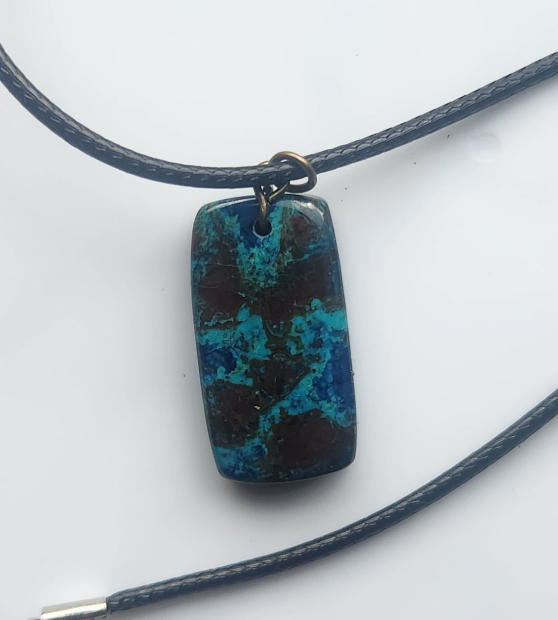 ✨️Pretty hand drilled and carved azurite necklace✨️
