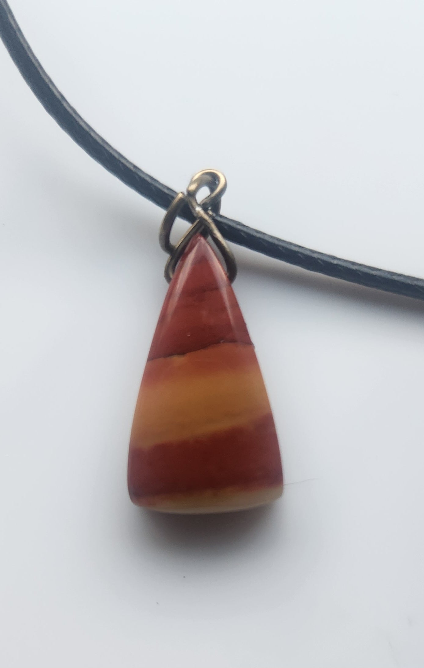 ⭐️✨️Mookaite hand drilled stone necklace!✨️⭐️