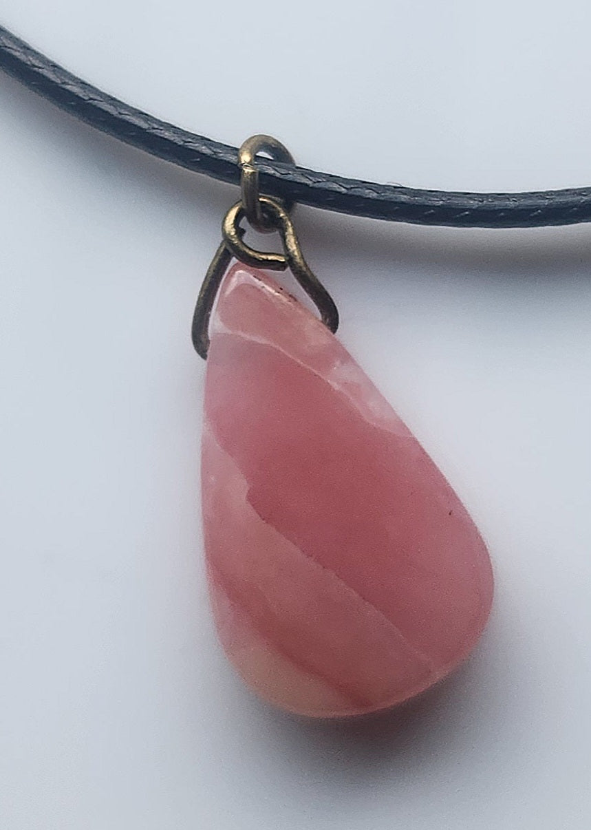 💕♎️ pink opal pendant hand drilled necklace ♎️💕