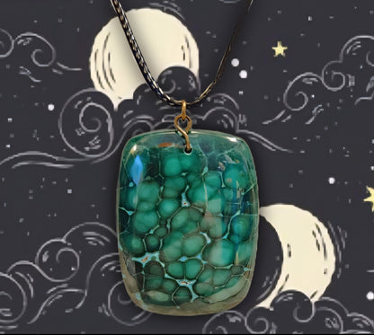 ꩜❤️⭐️💰 Malachite hand carved necklace! ❤️⭐️💰꩜