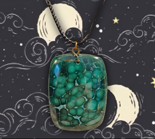꩜❤️⭐️💰 Malachite hand carved necklace! ❤️⭐️💰꩜