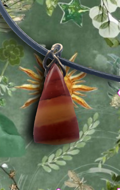 ⭐️✨️Mookaite hand drilled stone necklace!✨️⭐️