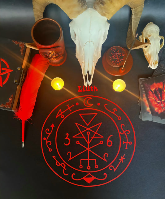 🌹𖤐 lilith altar cloth 𖤐🌹